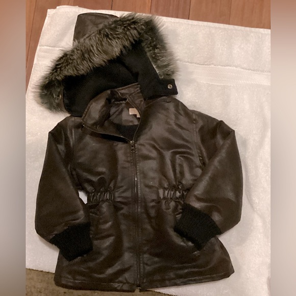 SIERRA.JULIAN GIRLS BROWN FAUX LEATHER & FUR HOODED WINTER COAT SZ.3 - Picture 2 of 16